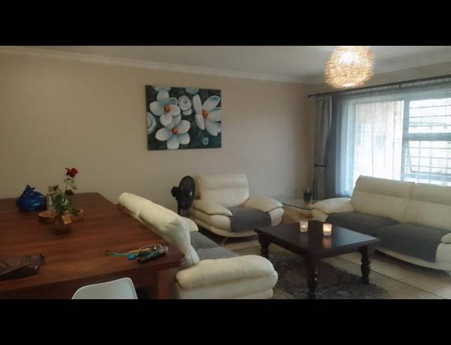 2 BEDROOM APARTMENT FOR SALE IN LILYVALE
